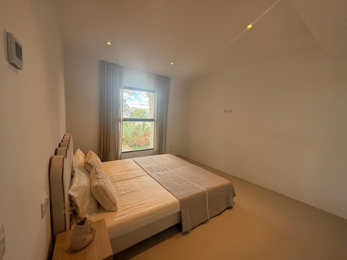 4 bedroom Villa for sale in Santa Ponsa with pool garage - € 2,950,000 (Ref: 9436399)