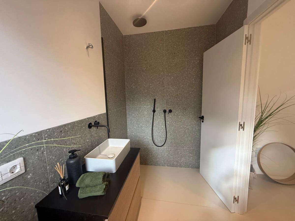 4 bedroom Villa for sale in Santa Ponsa with pool garage - € 2,950,000 (Ref: 9436399)