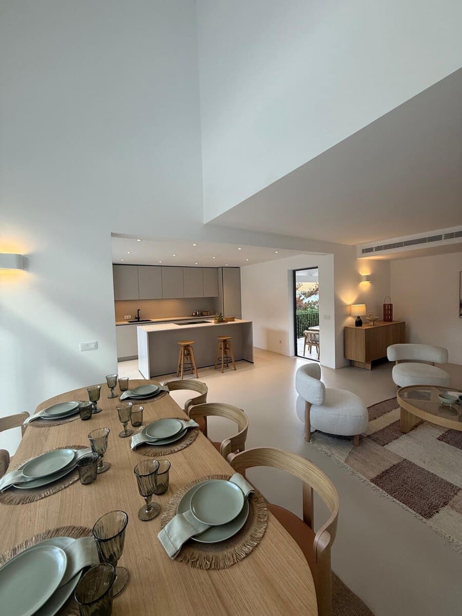 4 bedroom Villa for sale in Santa Ponsa with pool garage - € 2,950,000 (Ref: 9436399)