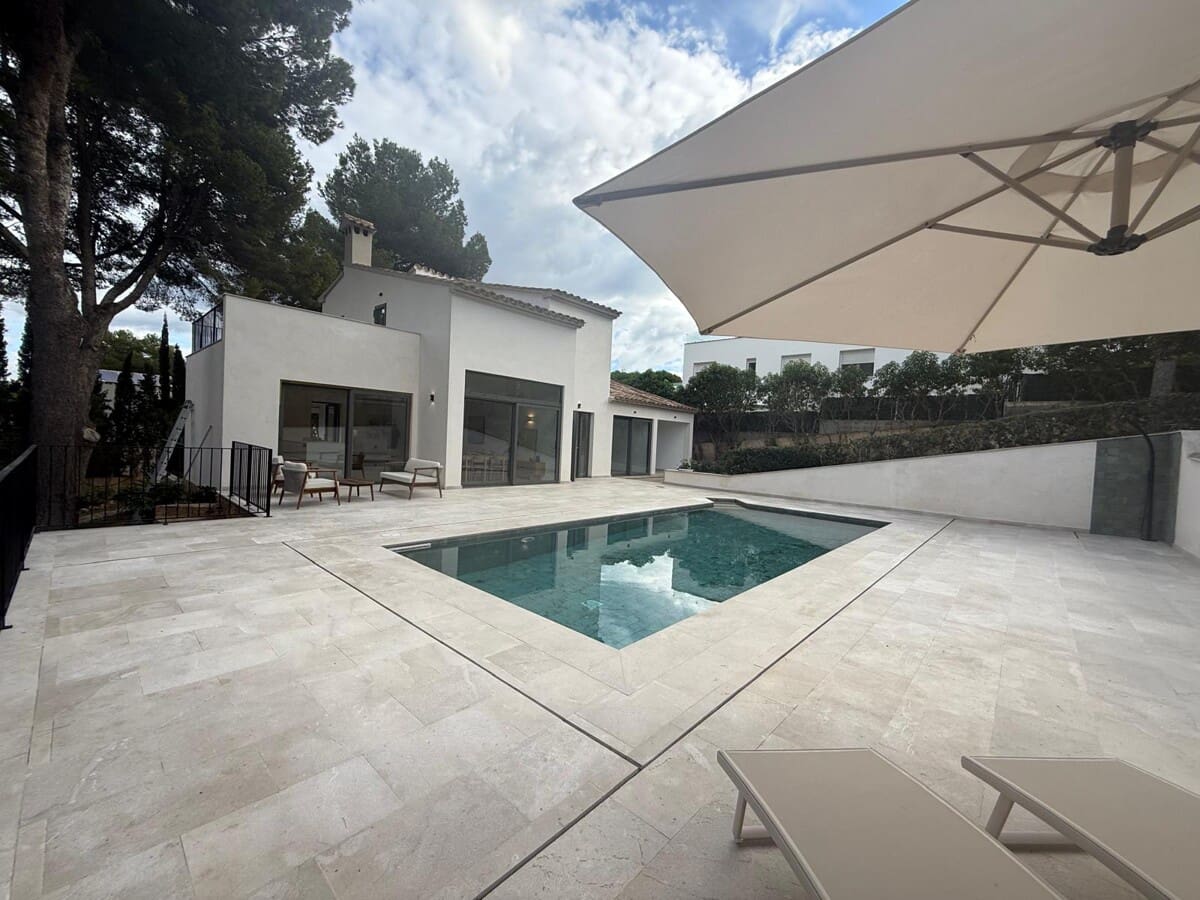 4 bedroom Villa for sale in Santa Ponsa with pool garage - € 2,950,000 (Ref: 9436399)