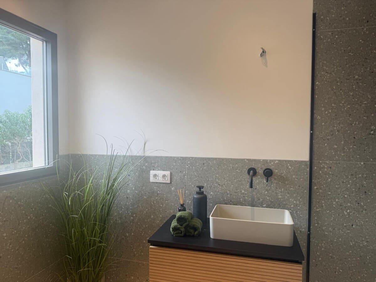 4 bedroom Villa for sale in Santa Ponsa with pool garage - € 2,950,000 (Ref: 9436399)