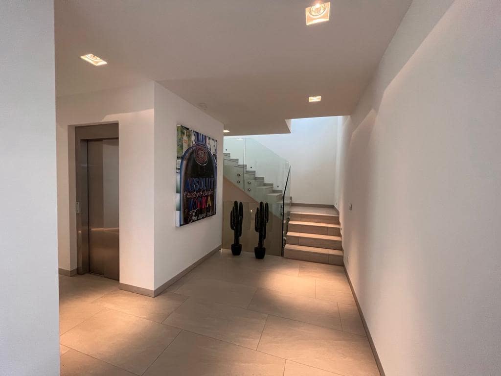 4 bedroom Villa for sale in Santa Ponsa with pool garage - € 5,900,000 (Ref: 9439046)