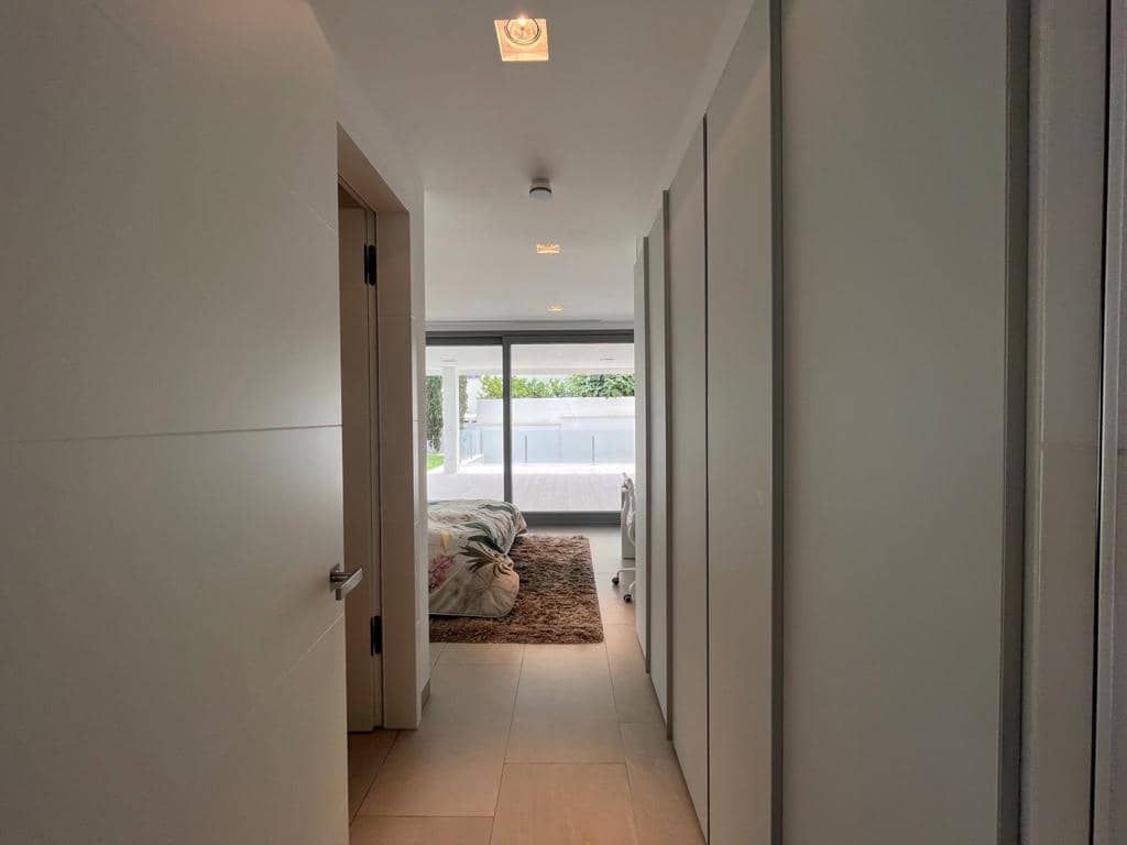 4 bedroom Villa for sale in Santa Ponsa with pool garage - € 5,900,000 (Ref: 9439046)