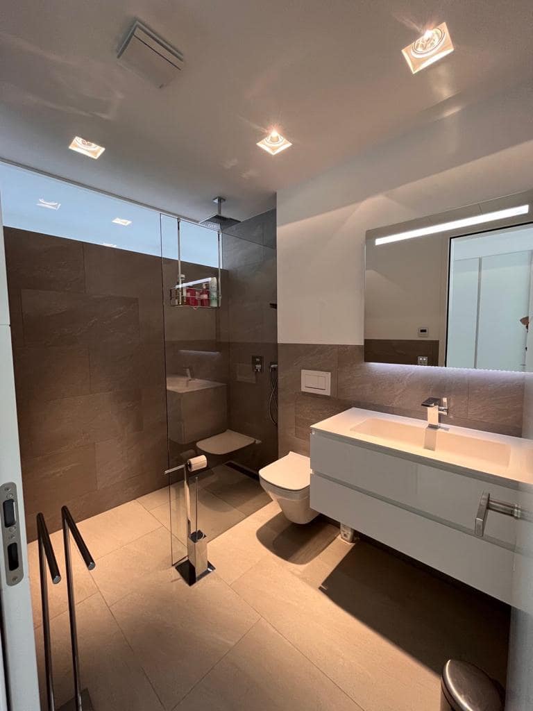 4 bedroom Villa for sale in Santa Ponsa with pool garage - € 5,900,000 (Ref: 9439046)