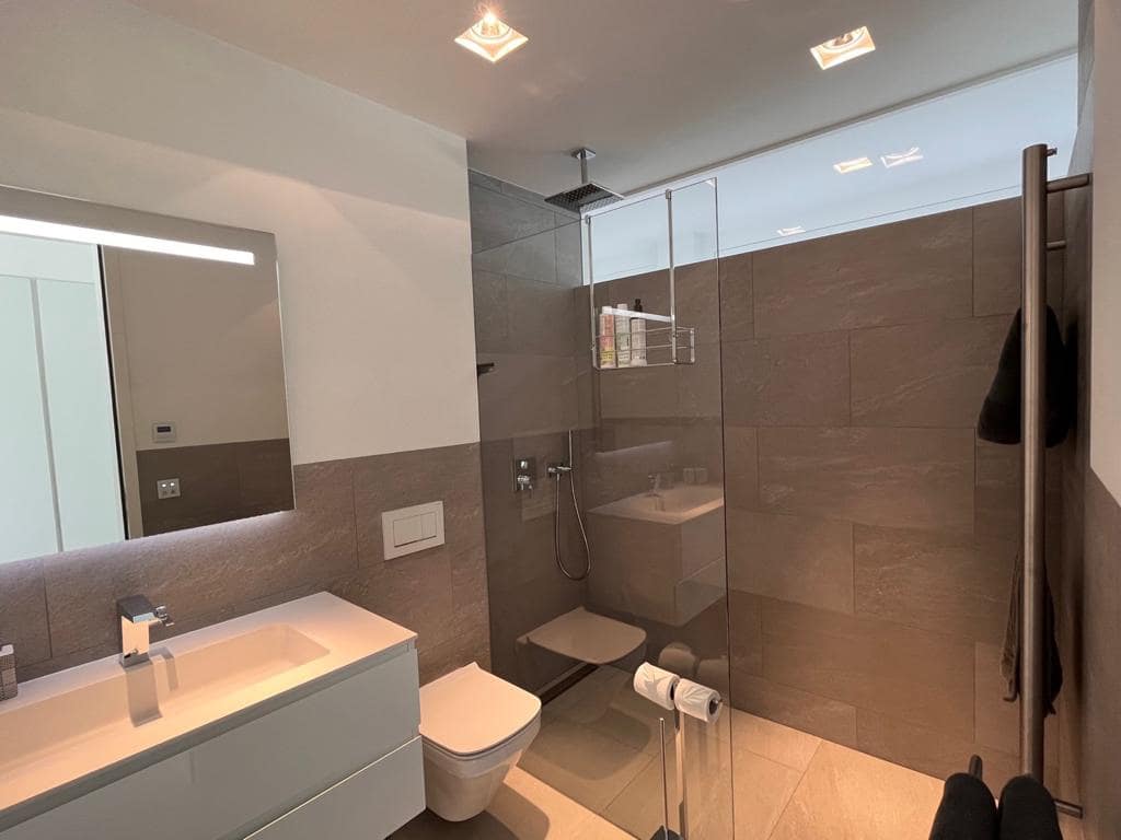 4 bedroom Villa for sale in Santa Ponsa with pool garage - € 5,900,000 (Ref: 9439046)