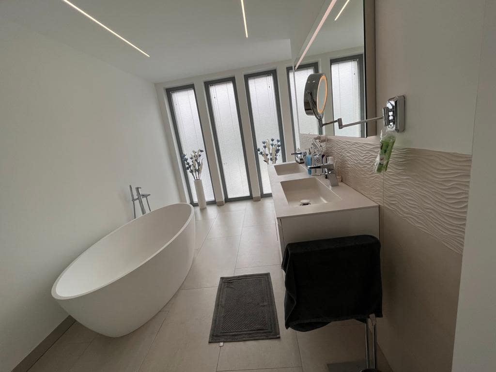 4 bedroom Villa for sale in Santa Ponsa with pool garage - € 5,900,000 (Ref: 9439046)