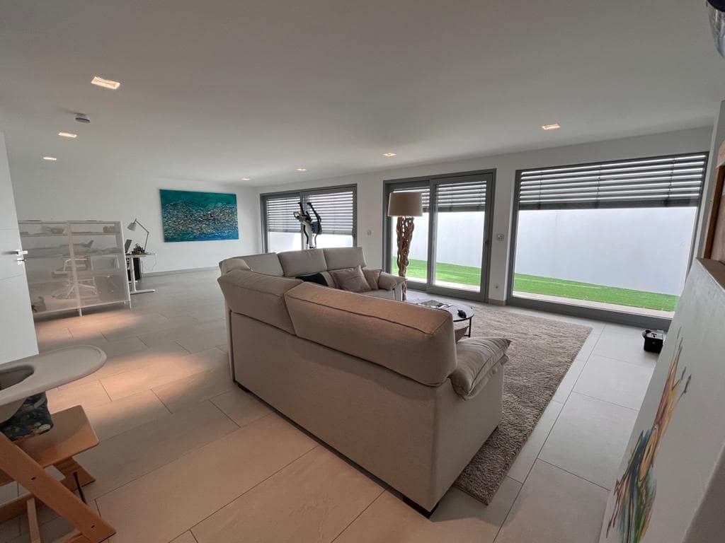 4 bedroom Villa for sale in Santa Ponsa with pool garage - € 5,900,000 (Ref: 9439046)