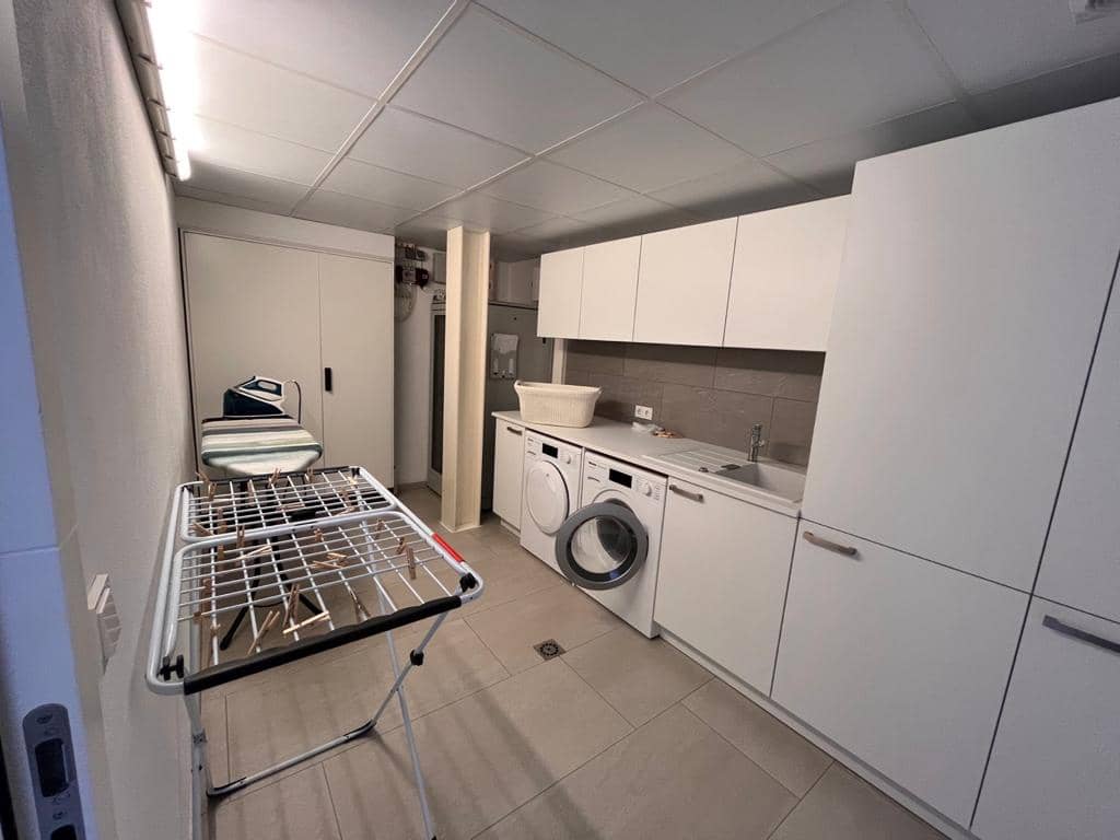 4 bedroom Villa for sale in Santa Ponsa with pool garage - € 5,900,000 (Ref: 9439046)