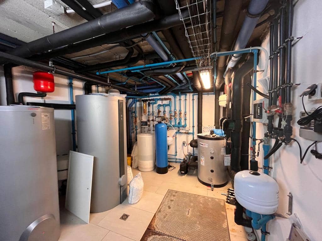 4 bedroom Villa for sale in Santa Ponsa with pool garage - € 5,900,000 (Ref: 9439046)