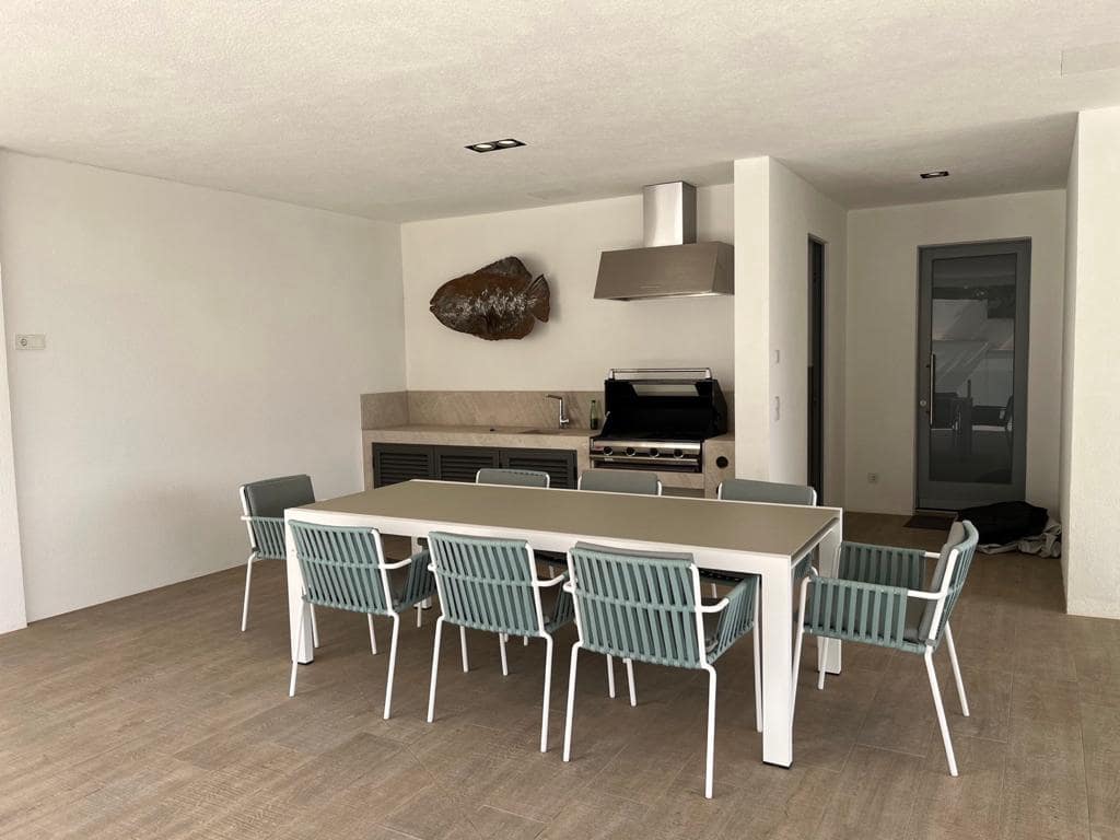 4 bedroom Villa for sale in Santa Ponsa with pool garage - € 5,900,000 (Ref: 9439046)