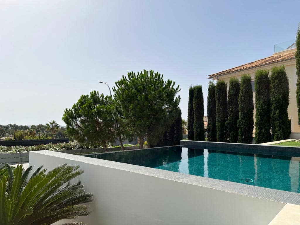 4 bedroom Villa for sale in Santa Ponsa with pool garage - € 5,900,000 (Ref: 9439046)