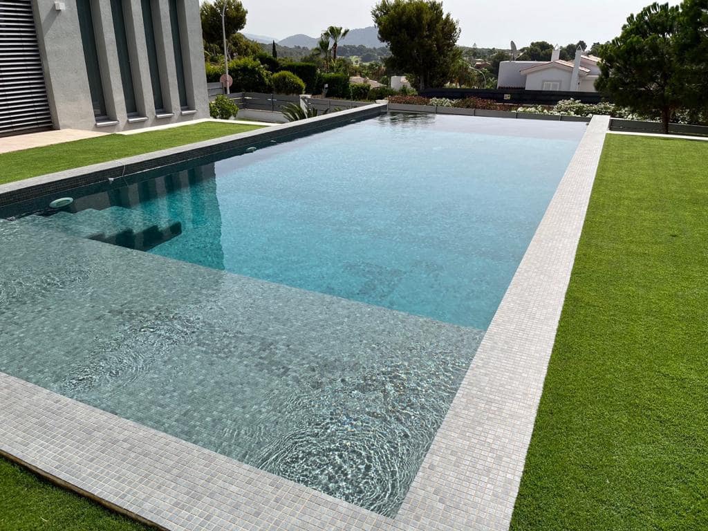 4 bedroom Villa for sale in Santa Ponsa with pool garage - € 5,900,000 (Ref: 9439046)