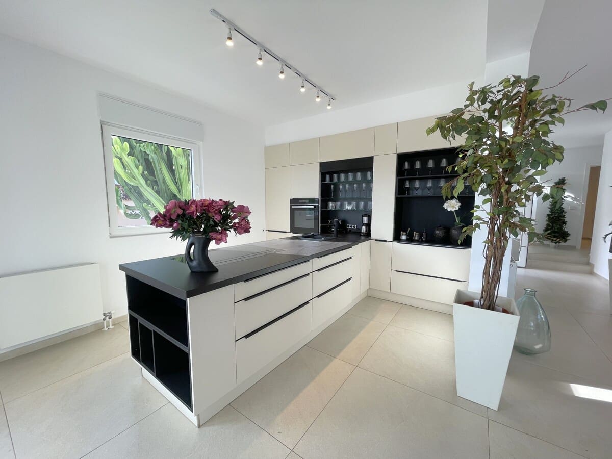 6 soverom Villa til salgs i Palmanova med svømmebasseng - € 3 950 000 (Ref: 9451553)