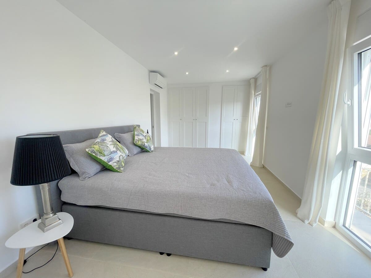 6 soverom Villa til salgs i Palmanova med svømmebasseng - € 3 950 000 (Ref: 9451553)