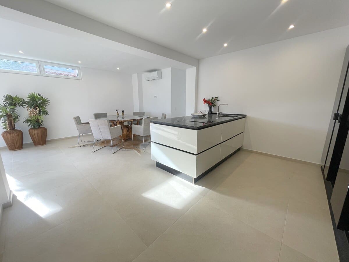 6 soverom Villa til salgs i Palmanova med svømmebasseng - € 3 950 000 (Ref: 9451553)