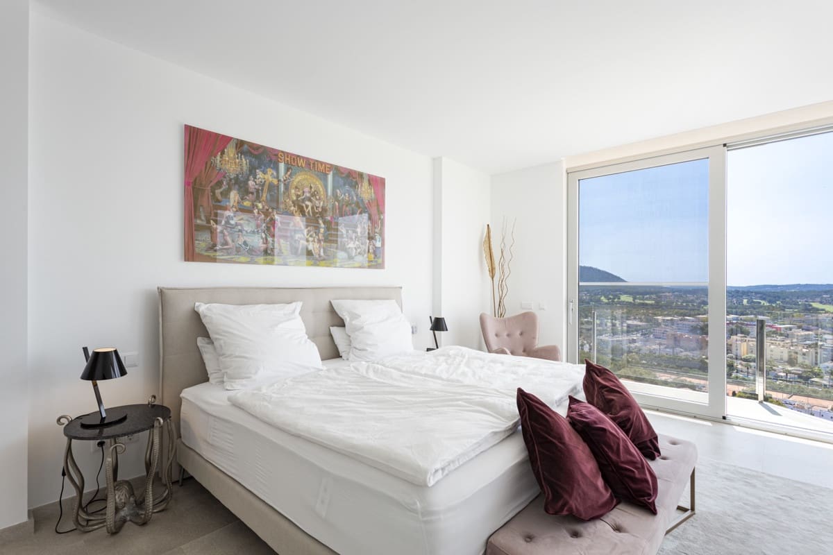 3 bedroom Villa for sale in Santa Ponsa with pool garage - € 4,250,000 (Ref: 9488011)