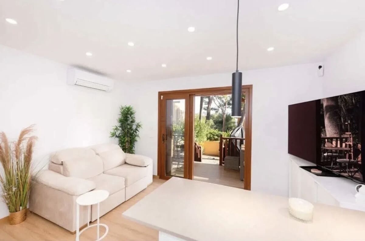 1 soverom Leilighet til salgs i Santa Ponsa med svømmebasseng garasje - € 355 000 (Ref: 9548643)