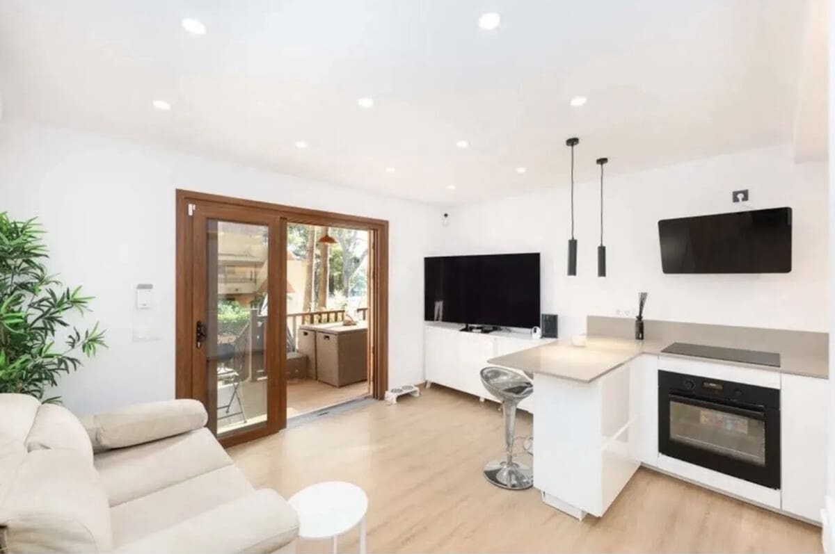 1 soverom Leilighet til salgs i Santa Ponsa med svømmebasseng garasje - € 355 000 (Ref: 9548643)