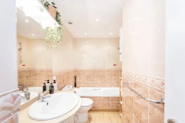 1 soverom Leilighet til salgs i Santa Ponsa, Calvià med svømmebasseng garasje - € 355 000 (Ref: 9548643)