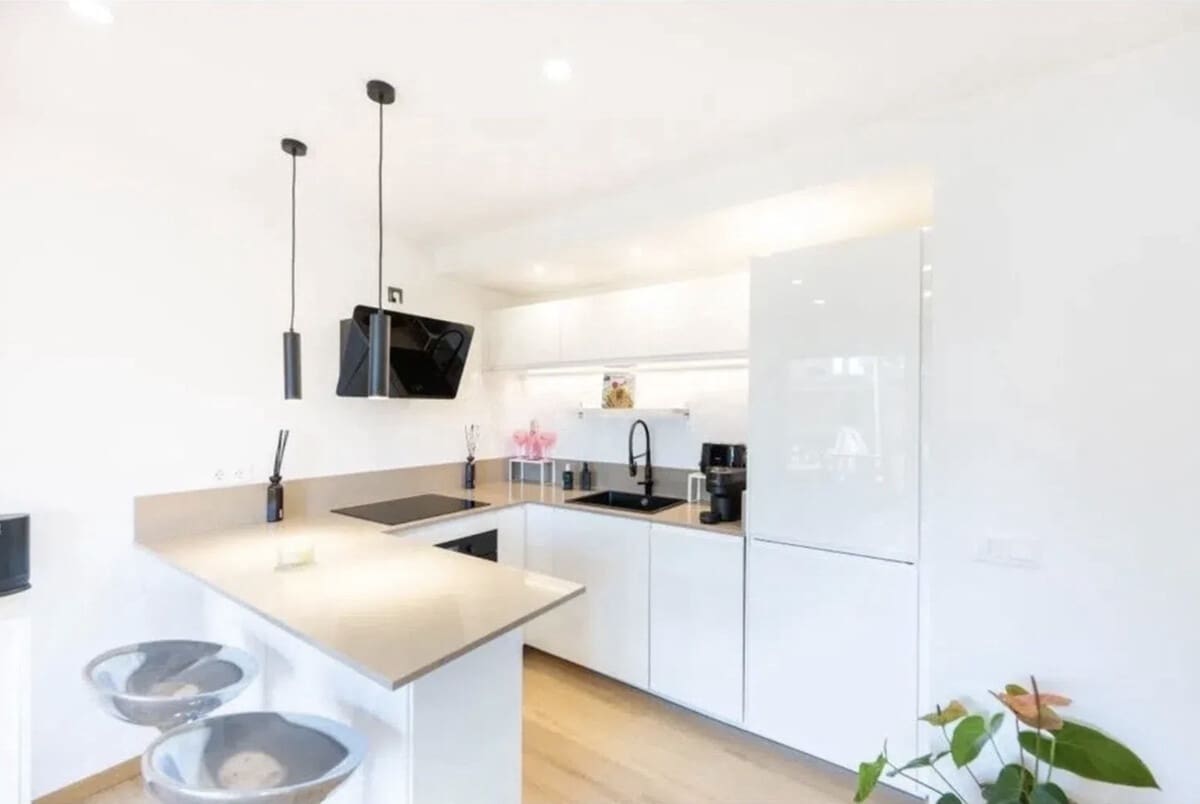 1 soverom Leilighet til salgs i Santa Ponsa med svømmebasseng garasje - € 355 000 (Ref: 9548643)