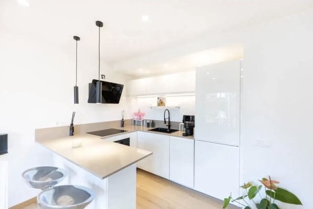 1 soverom Leilighet til salgs i Santa Ponsa, Calvià med svømmebasseng garasje - € 355 000 (Ref: 9548643)