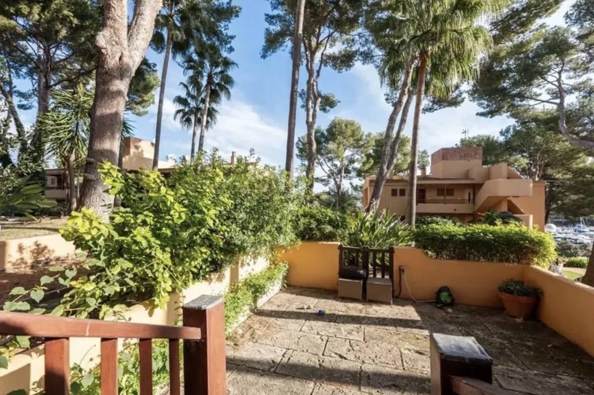 1 soverom Leilighet til salgs i Santa Ponsa med svømmebasseng garasje - € 355 000 (Ref: 9548643)