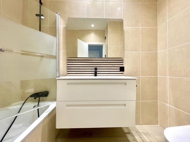 2 slaapkamer Flat te koop in Santa Ponsa, Calvià met zwembad - € 545.000 (Ref: 9584527)