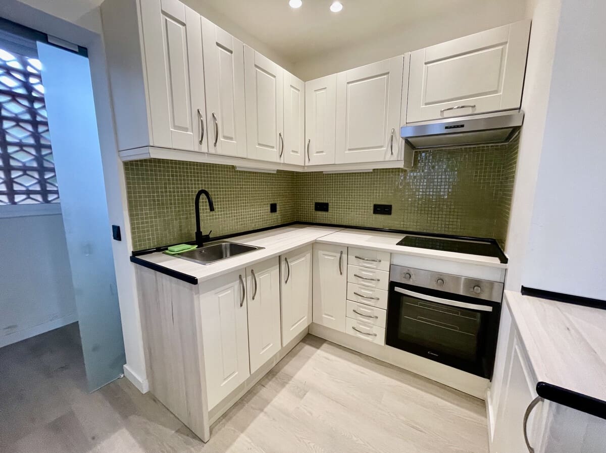 2 slaapkamer Flat te koop in Santa Ponsa met zwembad - € 545.000 (Ref: 9584527)