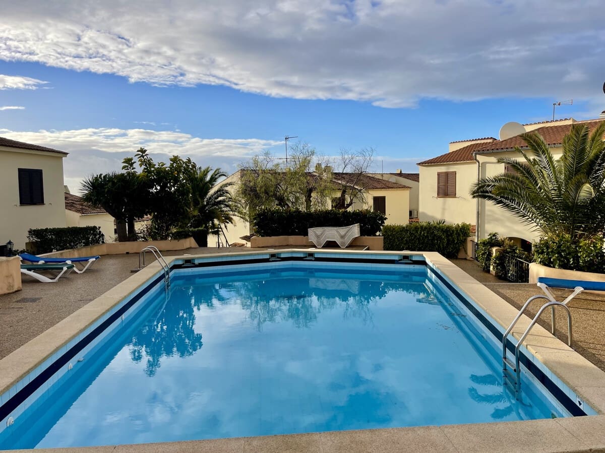 2 slaapkamer Flat te koop in Santa Ponsa met zwembad - € 545.000 (Ref: 9584527)