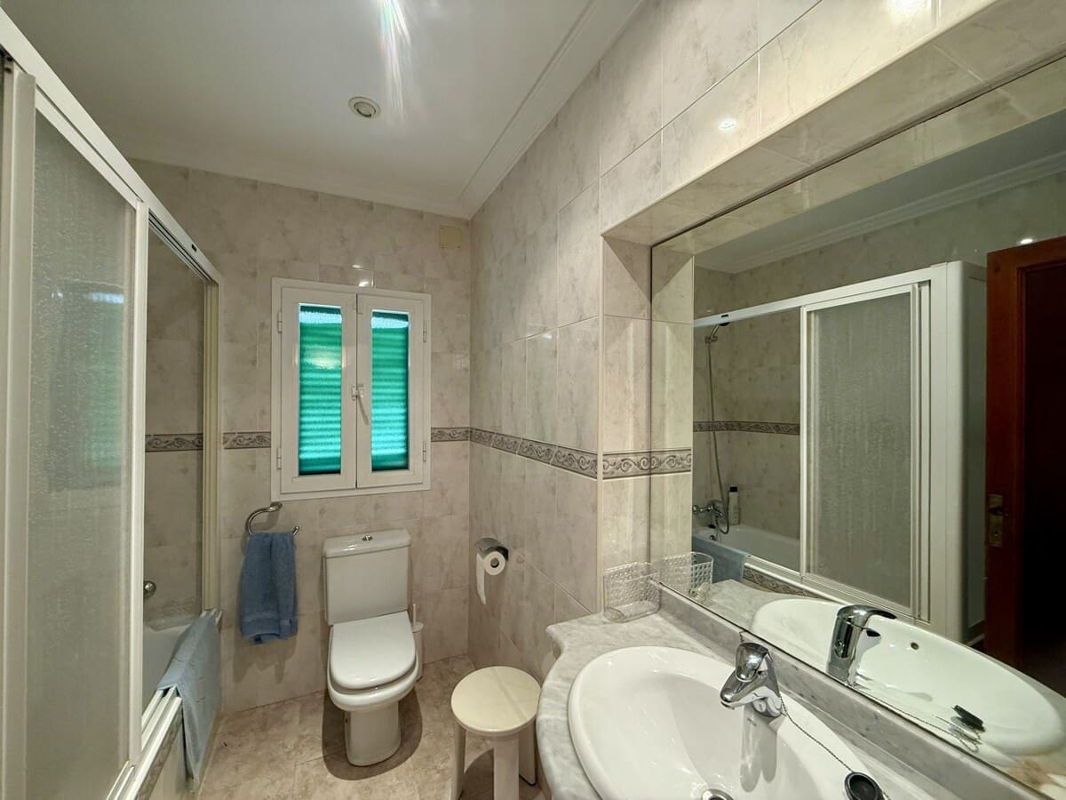 Maison de Ville de 3 chambres à louer à Torrenova - 3 200 € (Ref: 9613914)