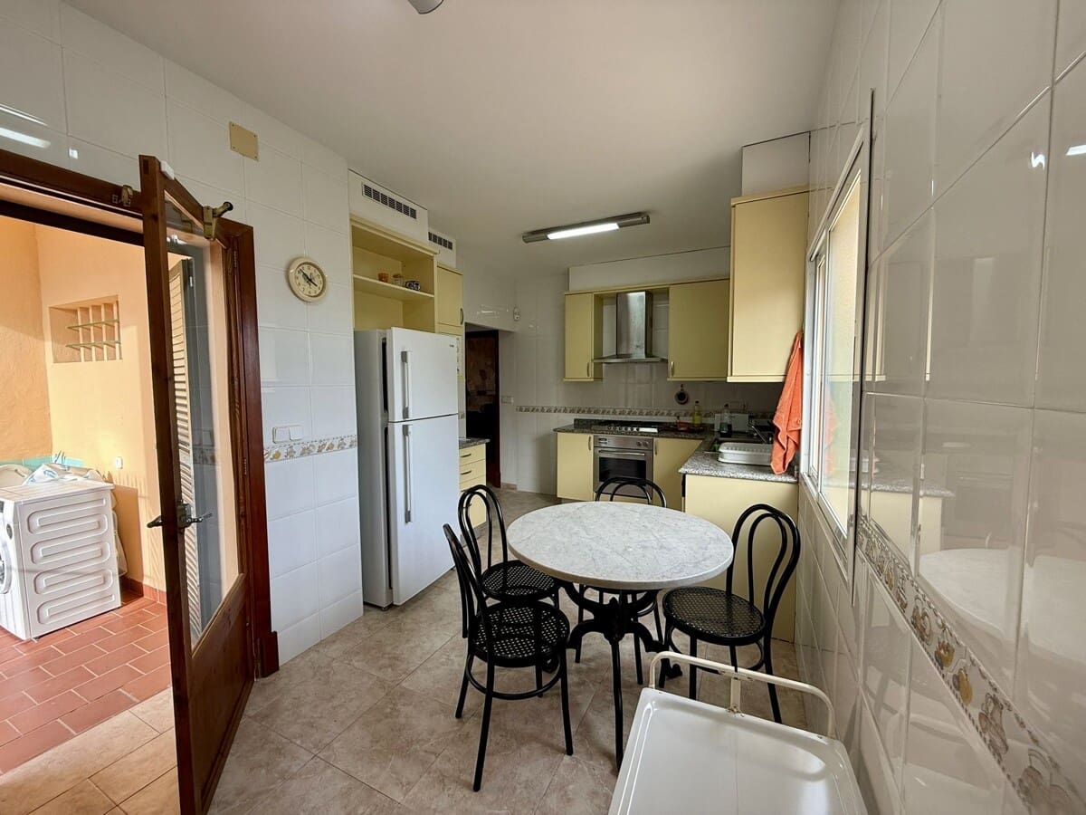 Maison de Ville de 3 chambres à louer à Torrenova - 3 200 € (Ref: 9613914)