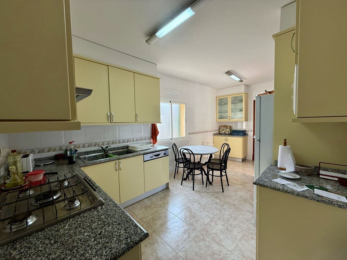 Maison de Ville de 3 chambres à louer à Torrenova - 3 200 € (Ref: 9613914)