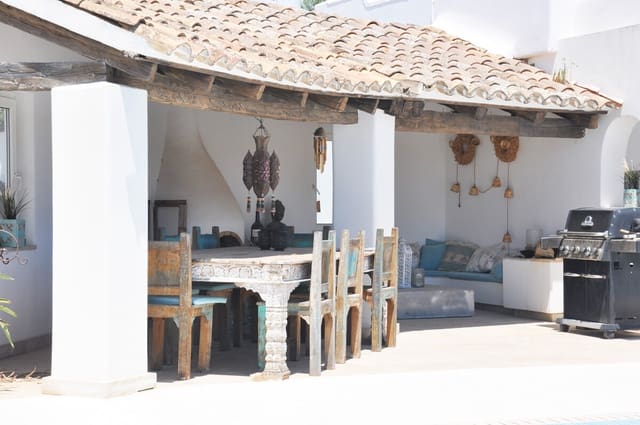 Chalet de 4 habitaciones en Sol de Mallorca, Calvià en venta con garaje - 2.975.000 € (Ref: 9645875)