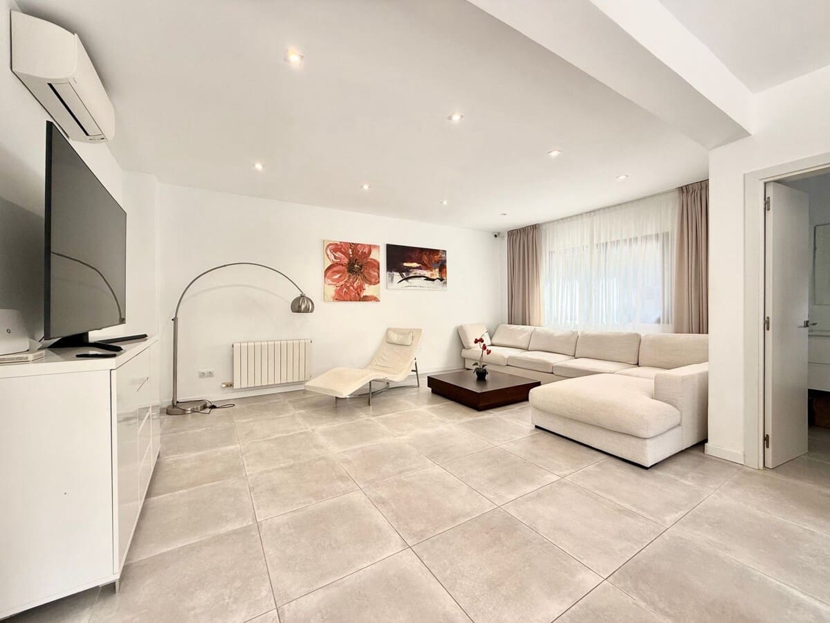 3 bedroom Villa for sale in Santa Ponsa with pool garage - € 2,350,000 (Ref: 9694308)