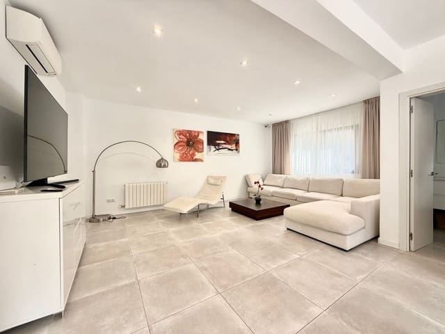 3 bedroom Villa for sale in Santa Ponsa, Calvià with pool garage - € 2,350,000 (Ref: 9694308)