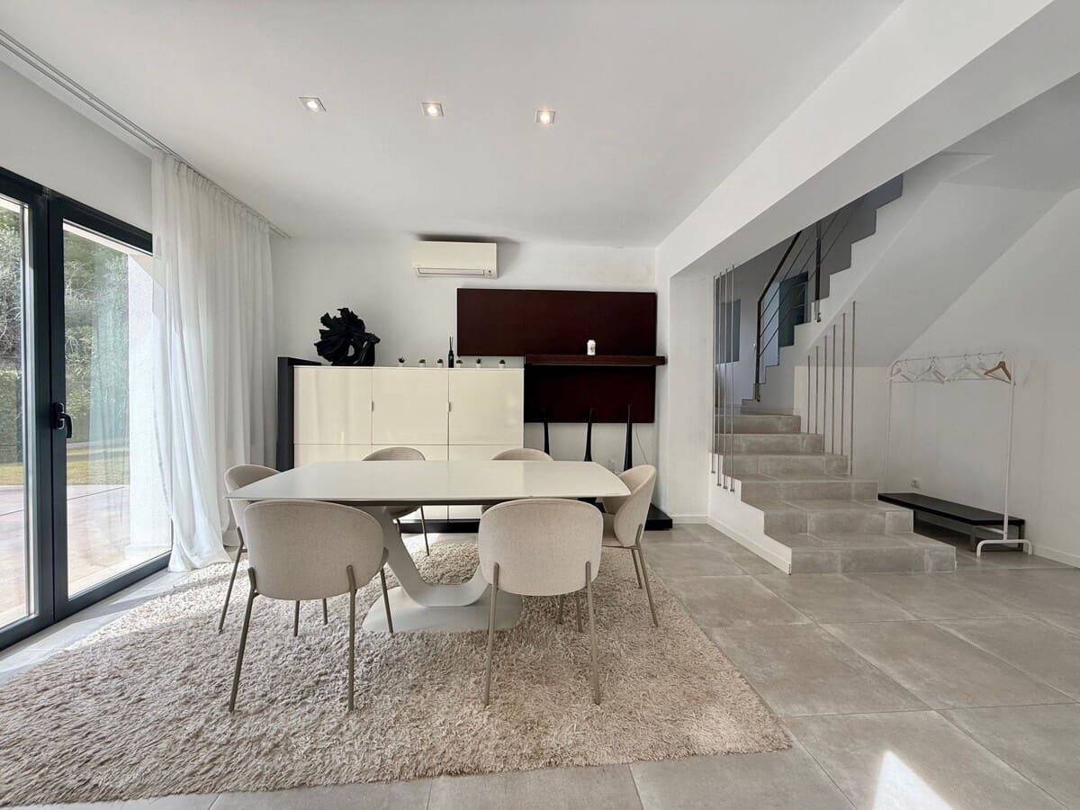 3 bedroom Villa for sale in Santa Ponsa with pool garage - € 2,350,000 (Ref: 9694308)