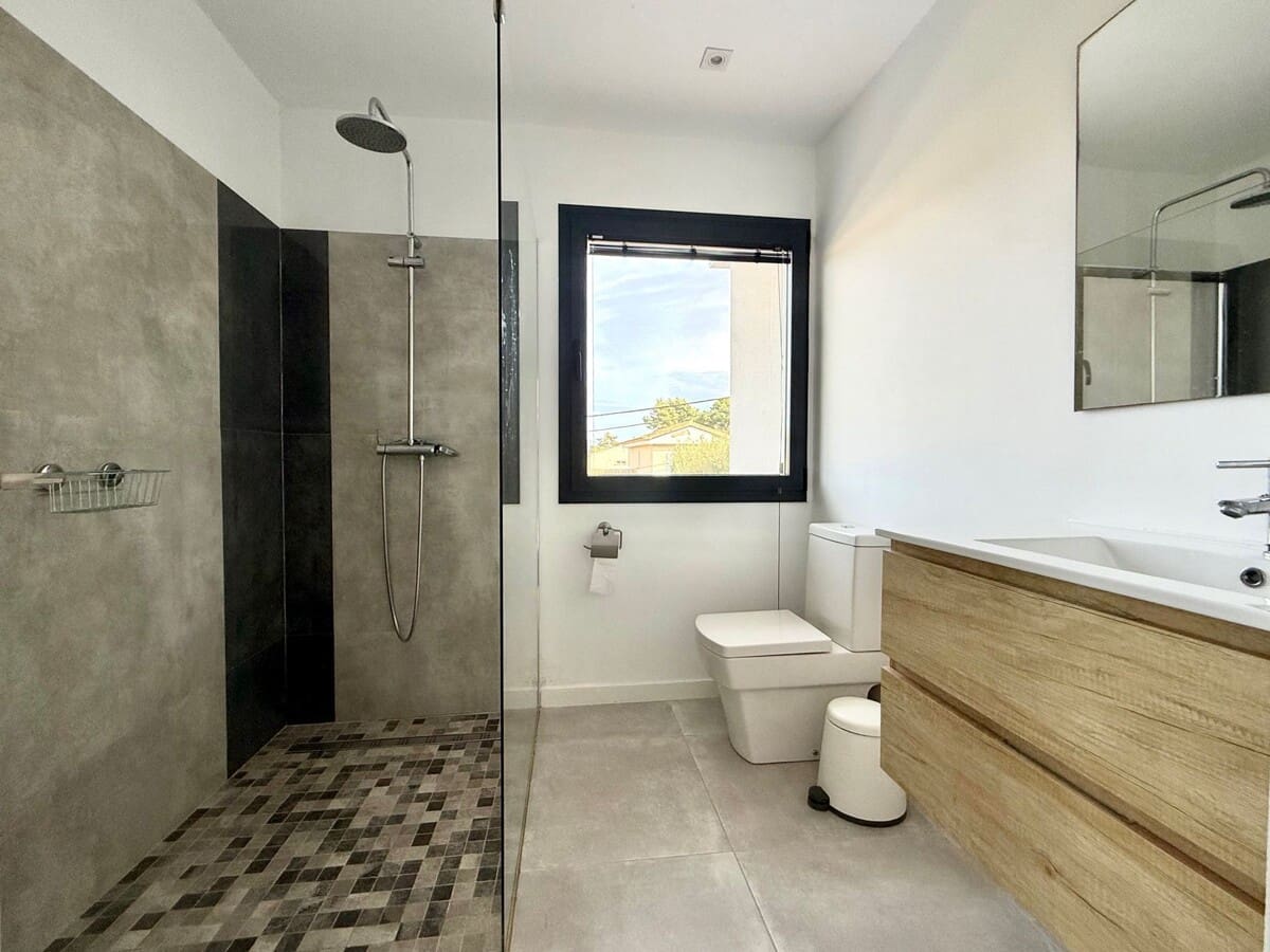 3 bedroom Villa for sale in Santa Ponsa with pool garage - € 2,350,000 (Ref: 9694308)