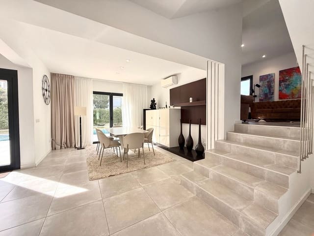 3 bedroom Villa for sale in Santa Ponsa, Calvià with pool garage - € 2,350,000 (Ref: 9694308)