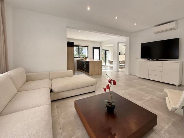 3 bedroom Villa for sale in Santa Ponsa, Calvià with pool garage - € 2,350,000 (Ref: 9694308)