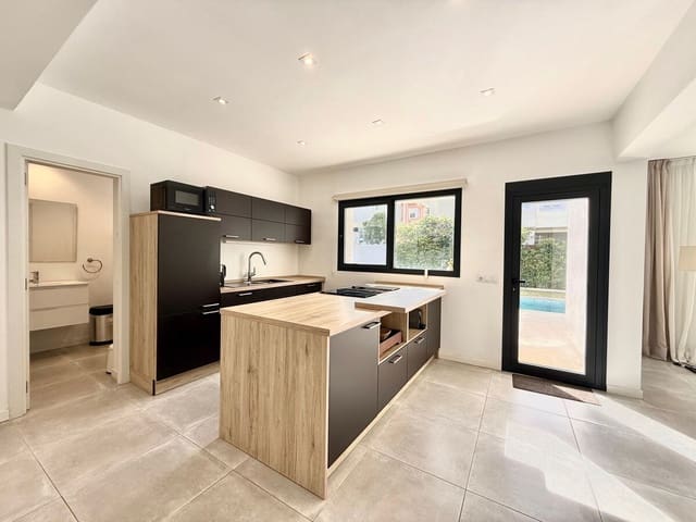 3 bedroom Villa for sale in Santa Ponsa, Calvià with pool garage - € 2,350,000 (Ref: 9694308)