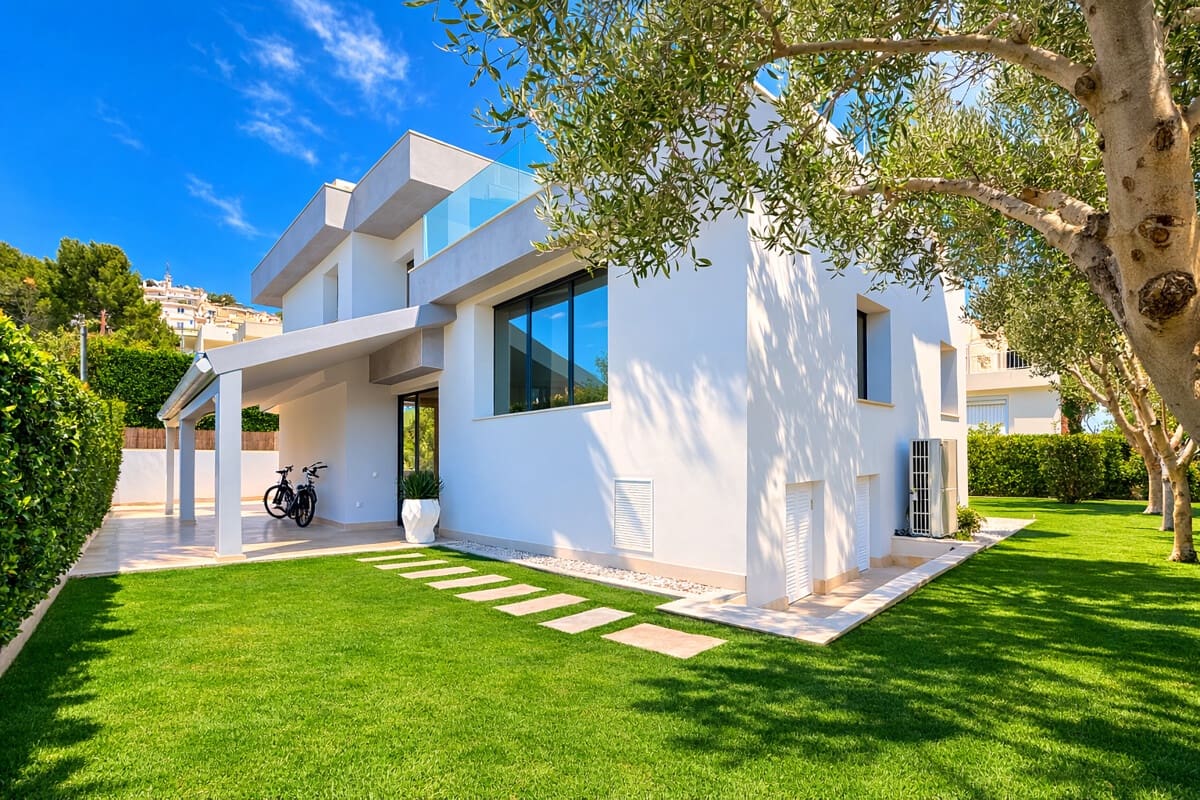 3 bedroom Villa for sale in Santa Ponsa with pool garage - € 2,350,000 (Ref: 9694308)