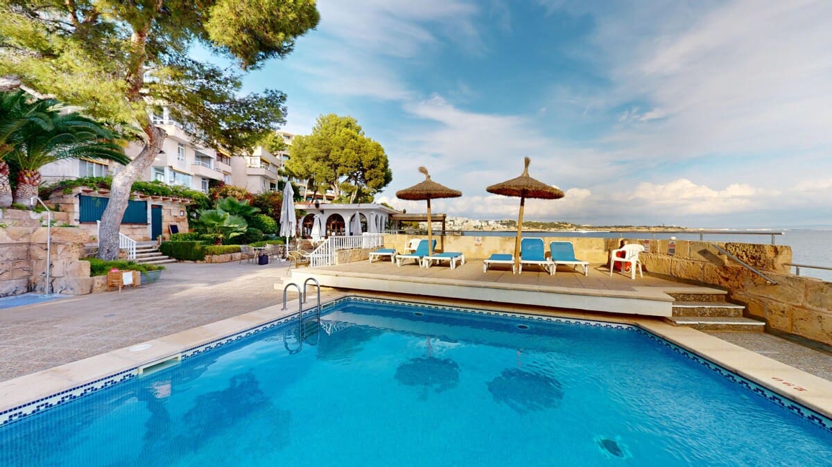 2 bedroom Penthouse for sale in Illetas with pool garage - € 945,000 (Ref: 9734128)