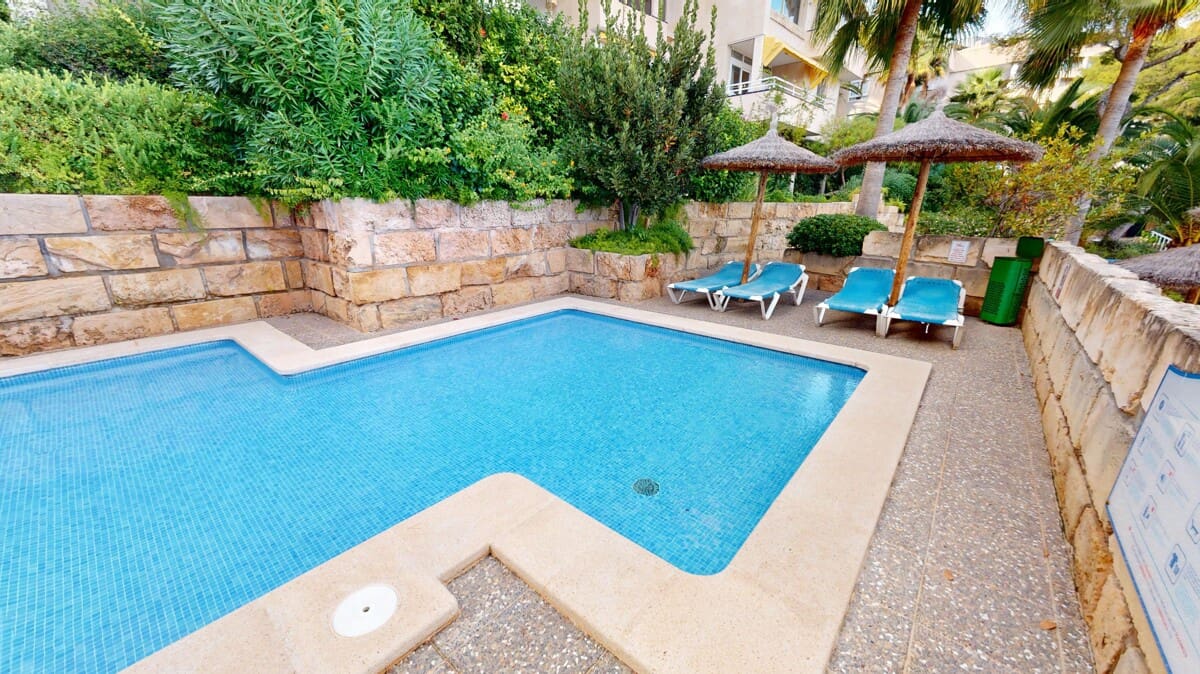 2 bedroom Penthouse for sale in Illetas with pool garage - € 945,000 (Ref: 9734128)