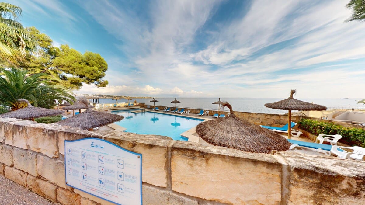 2 bedroom Penthouse for sale in Illetas with pool garage - € 945,000 (Ref: 9734128)