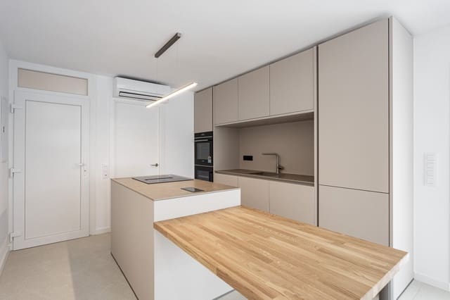 2 soverom Penthouse til salgs i Santa Ponsa, Calvià med garasje - € 1 750 000 (Ref: 9750958)