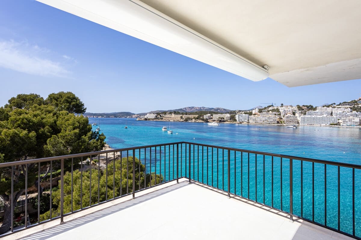 2 bedroom Penthouse for sale in Santa Ponsa with garage - € 1,750,000 (Ref: 9750958)