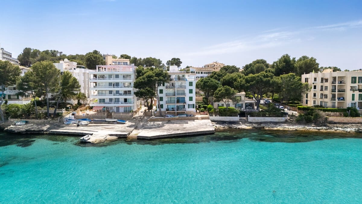 2 bedroom Penthouse for sale in Santa Ponsa with garage - € 1,750,000 (Ref: 9750958)