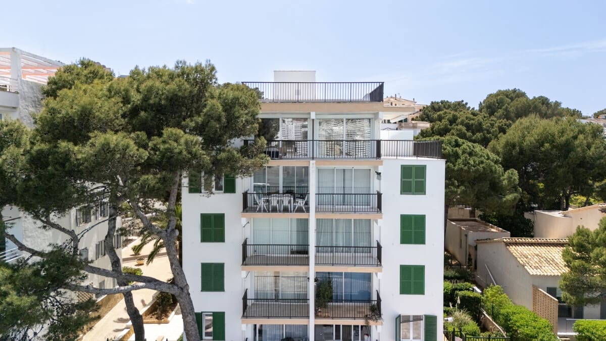 2 bedroom Penthouse for sale in Santa Ponsa with garage - € 1,750,000 (Ref: 9750958)