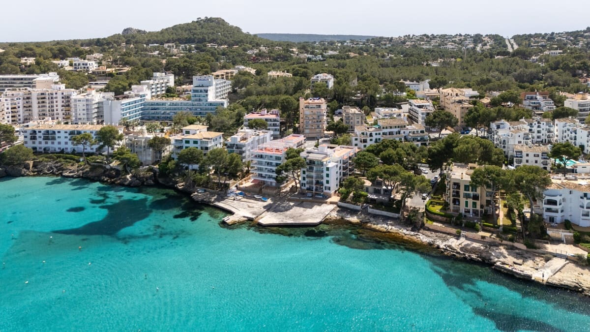 2 bedroom Penthouse for sale in Santa Ponsa with garage - € 1,750,000 (Ref: 9750958)