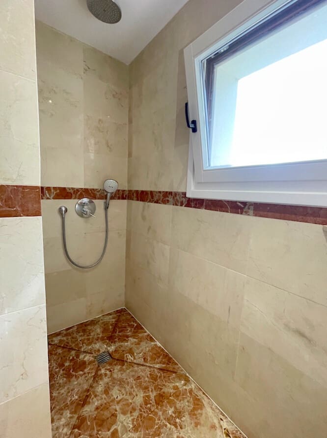 3 quarto Moradia para arrendar em Costa de la Calma com piscina - 5 500 € (Ref: 9755229)